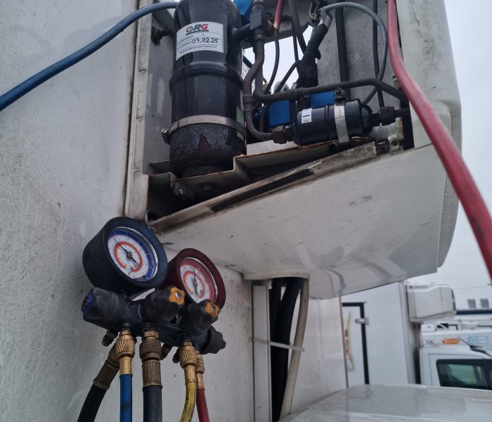 pomiar ciśnienia układu chłodniczego